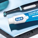 Oral-B Pro Health Complete Defence System Whitening 110g thumbnail 7