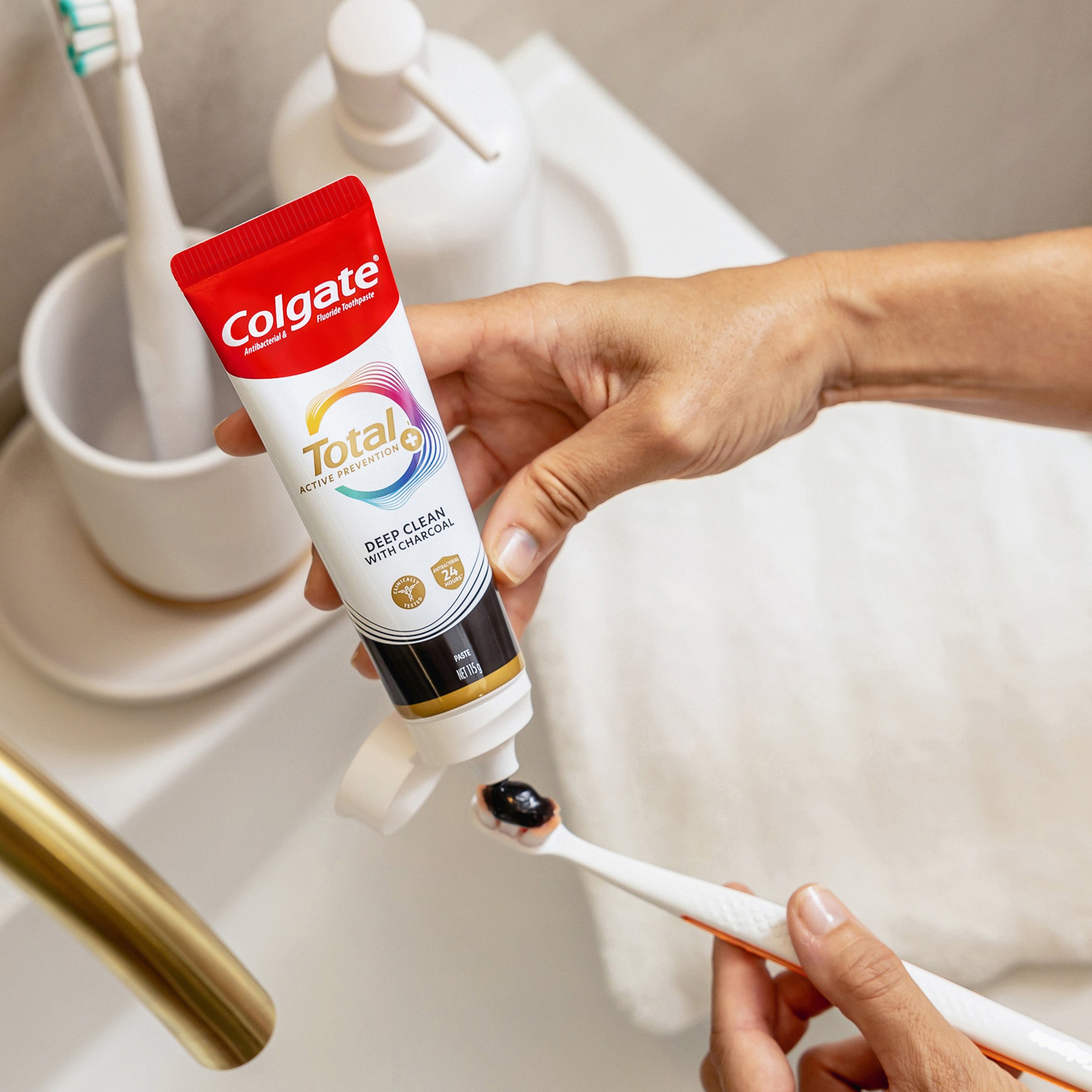 Colgate Toothpaste Total Charcoal 115g - Image 8
