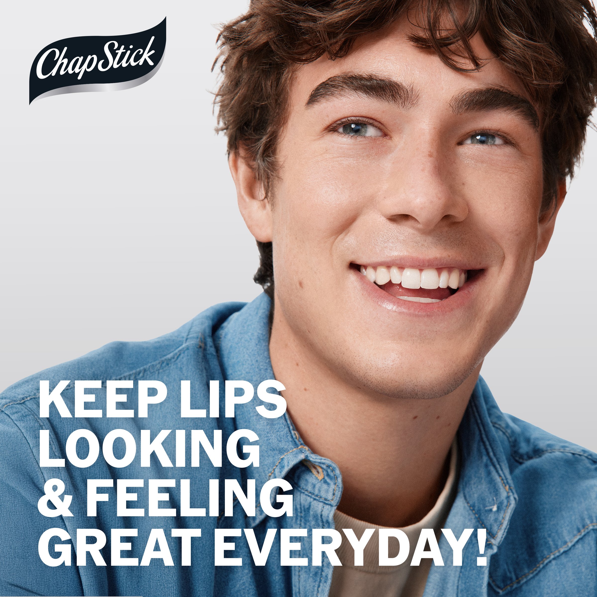 Chapstick Lip Balm Strawberry SPF15 - 4.2g - Image 4