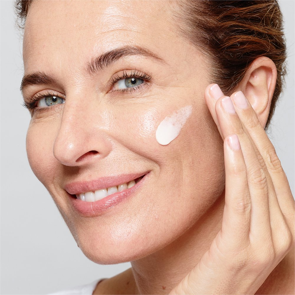 L'Oreal Paris Age Perfect Classic SPF15 Day Cream 50ml - Image 9