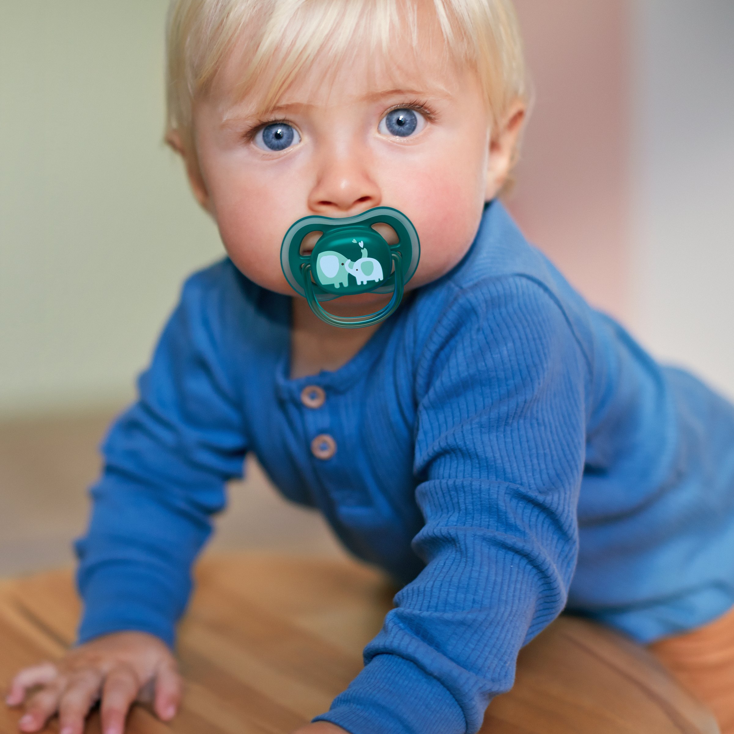 Avent Ultra Air Soother, 18+ Months, Deco Mixed 2 pack - Image 2