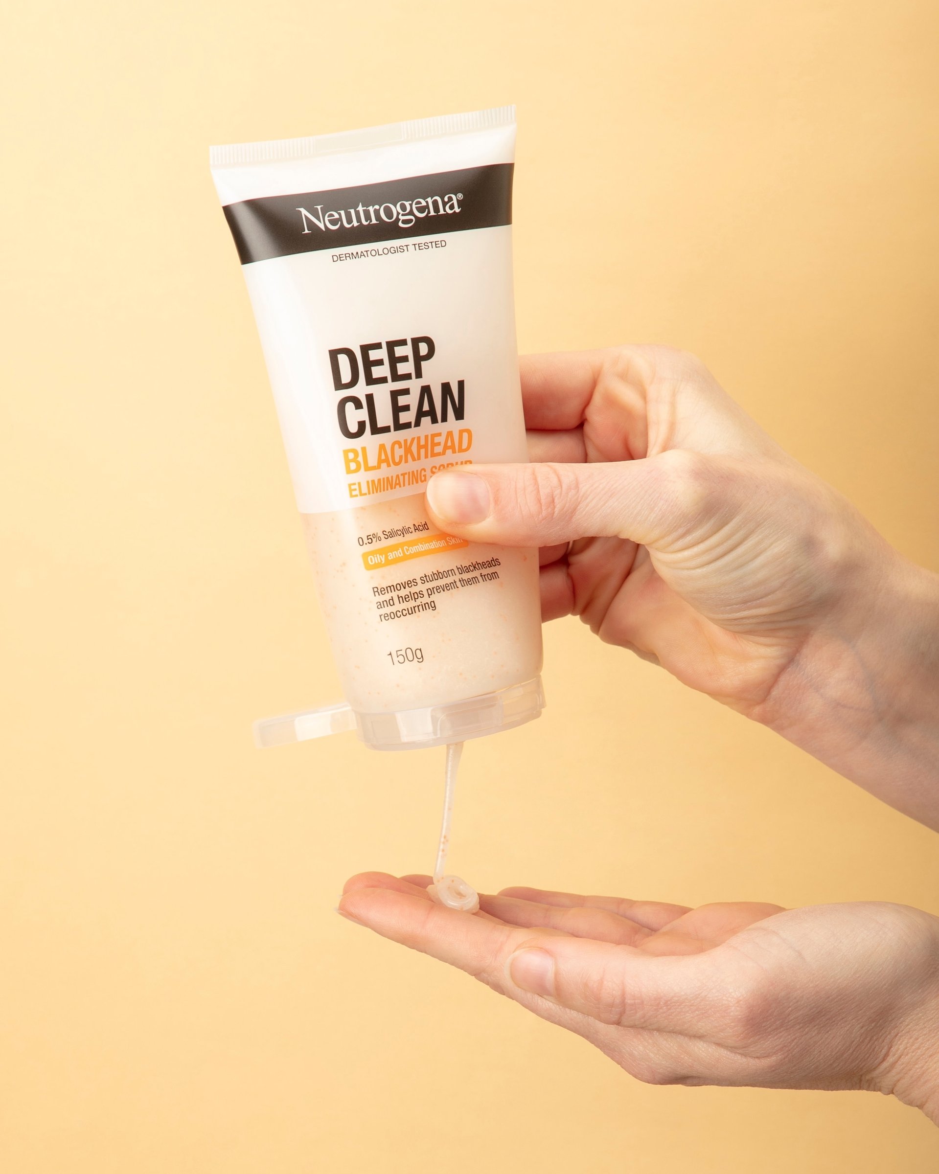 Neutrogena Deep Clean Blackhead Eliminating Scrub 150g - Image 5