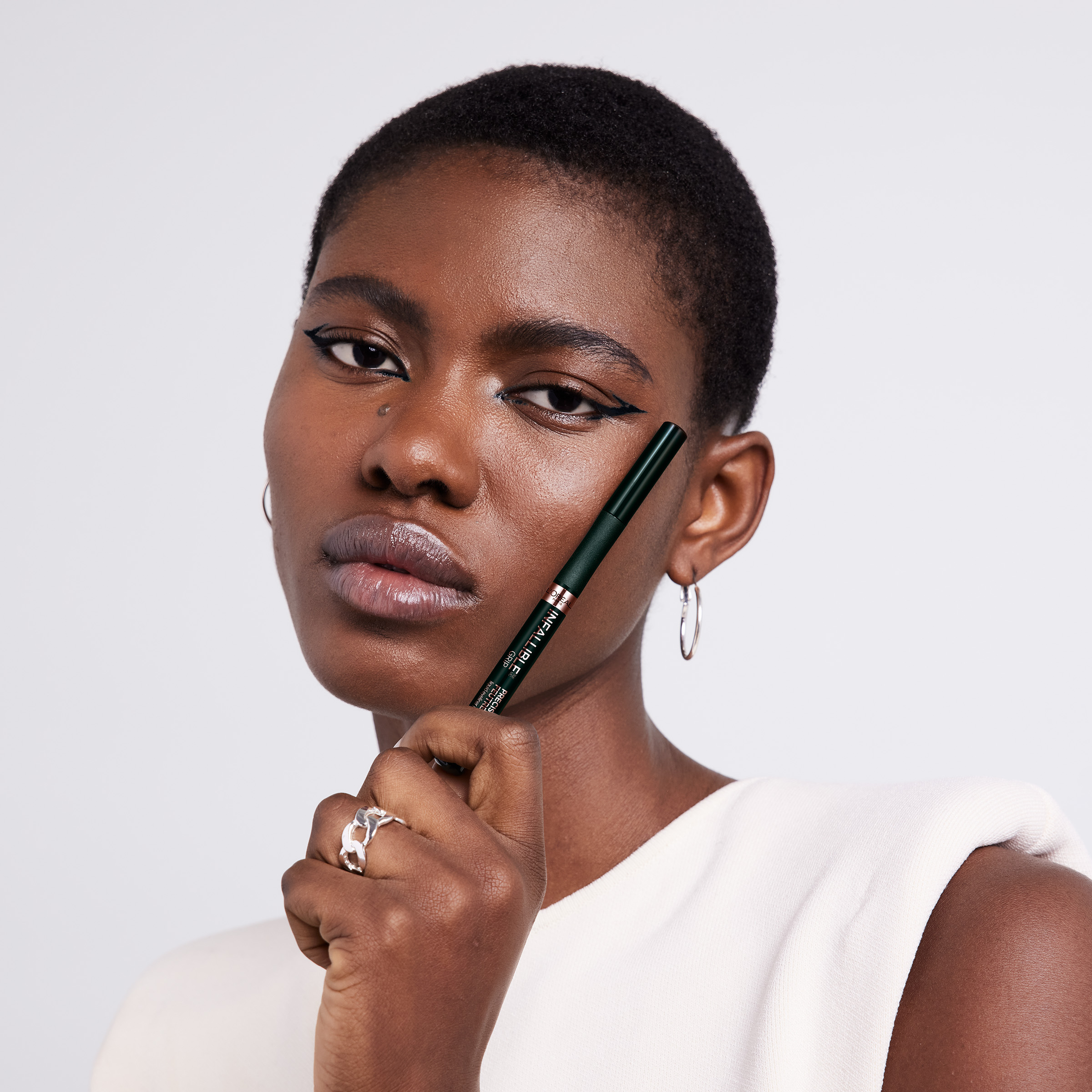 L'Oreal Paris Infallible Grip 27H Precision Felt Black 1 each - Image 6