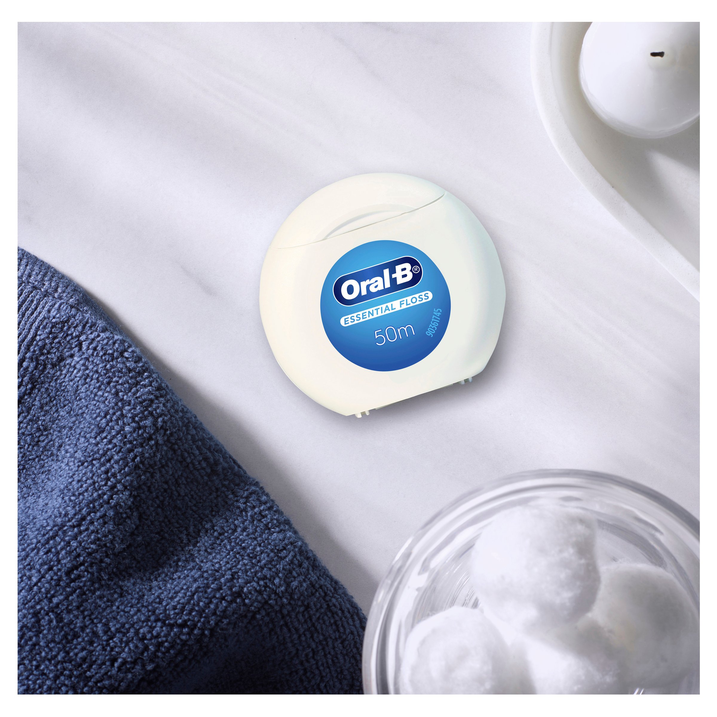 Oral-B Essential Floss Waxed 50m - 2 pack - Image 7