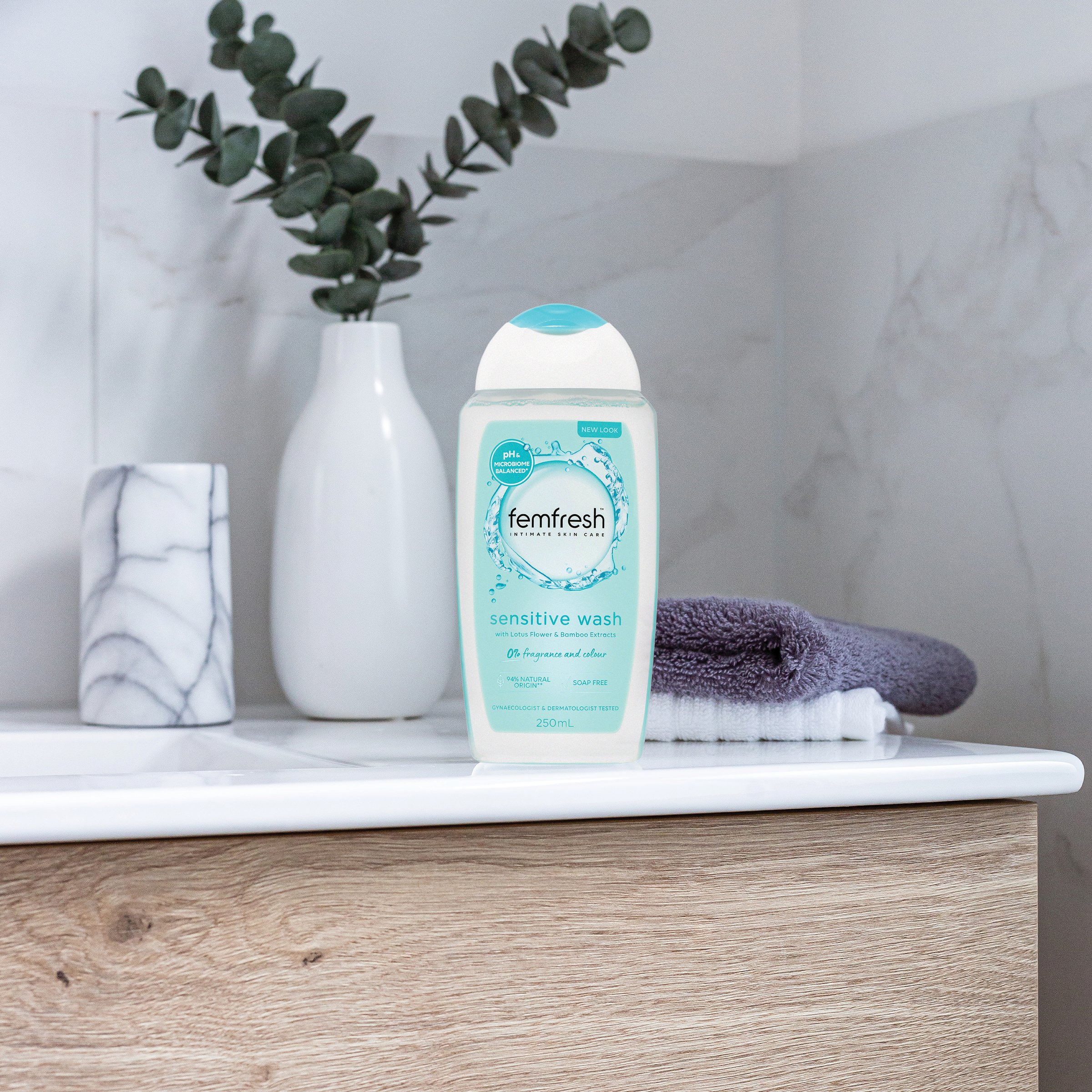 Femfresh Sensitive Wash 250ml - Image 8