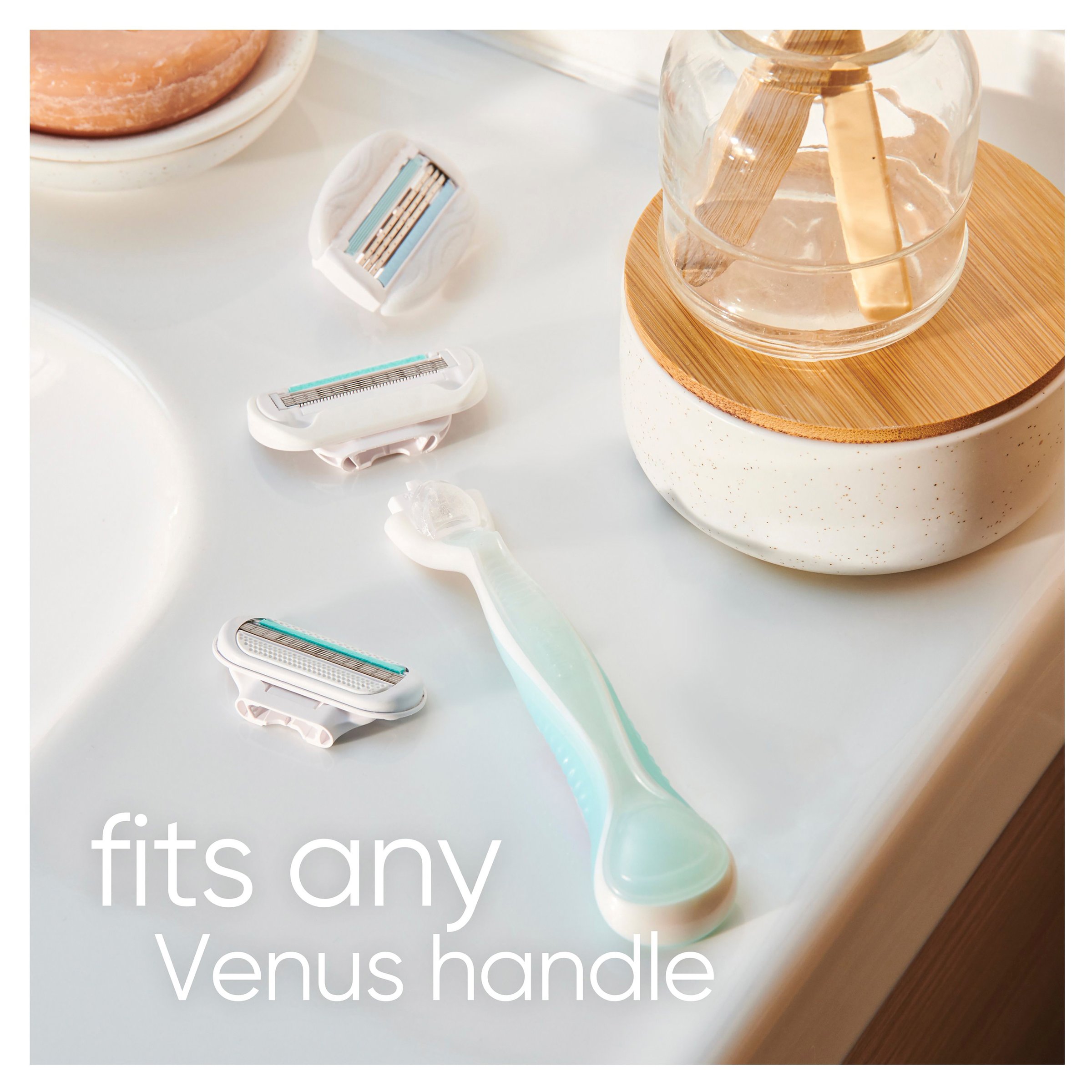 Gillette Venus Deluxe Smooth Sensitive Razor + 2 Blades 1 pack - Image 6