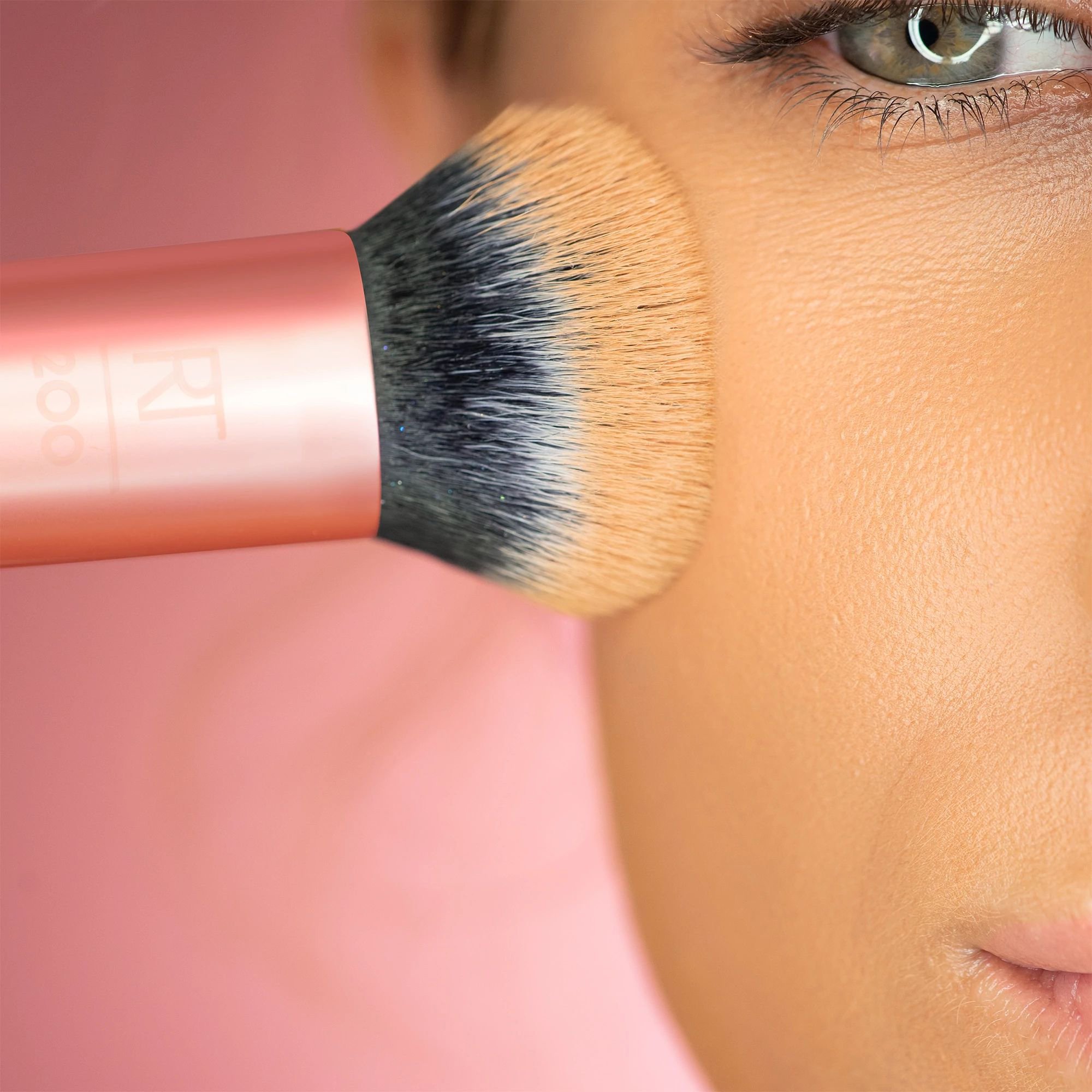 Real Techniques Expert Makeup Brush 1 each - Image 4