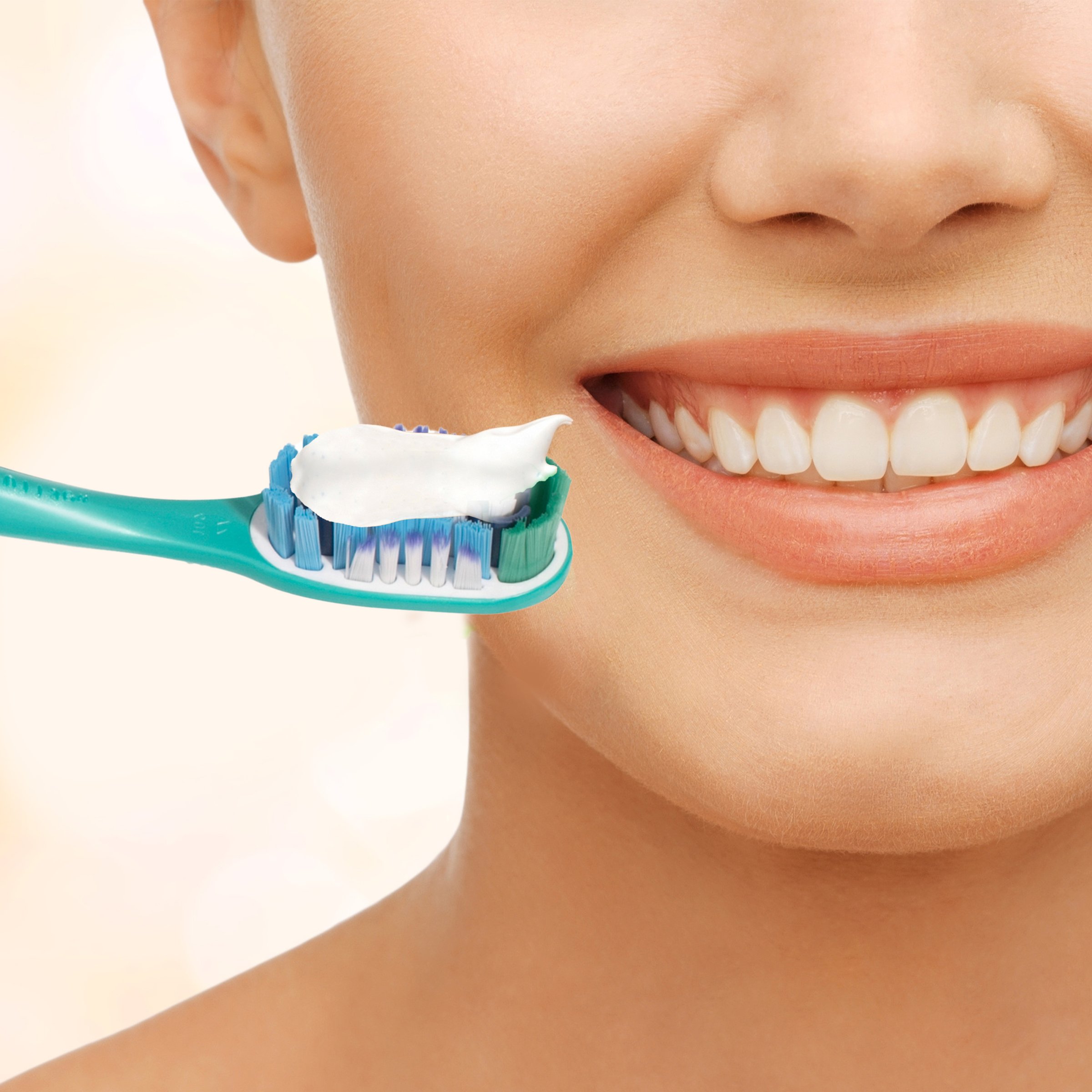 Colgate 360 Degree Toothbrush Medium 2 pack - Image 9